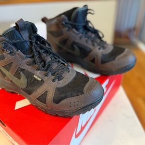 Nike ACG Gore Tex Waterproof Hiking Boots Men’s sz10 no original box
